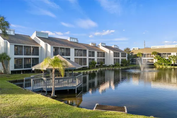 Venice, FL 34285,255 FENWICK DR #21