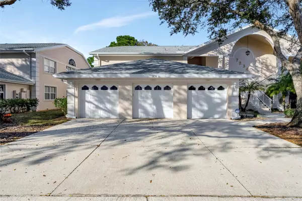 Sarasota, FL 34243,7234 ELEANOR CIR #102