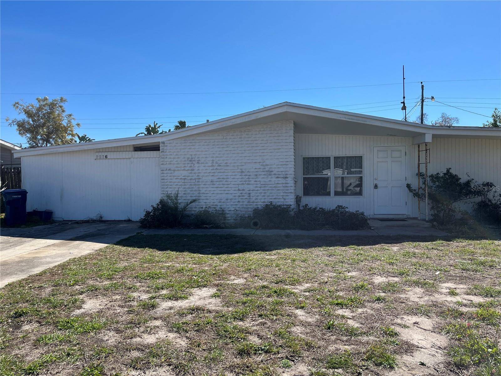 2216 N WELLESLEY DR, Bradenton, FL 34207