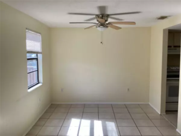 Bradenton, FL 34207,5026 WATER OAK DR #211