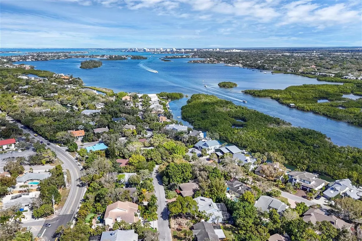 Sarasota, FL 34242,5319 SIESTA COVE DR