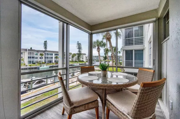 Longboat Key, FL 34228,4360 CHATHAM DR #203