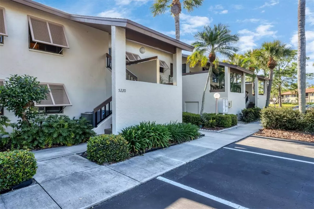 Sarasota, FL 34235,5220 WILLOW LINKS #80
