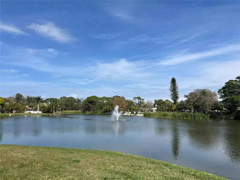 5683 ASHTON LAKE DR #7, Sarasota, FL 34231