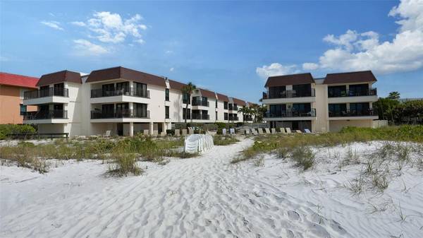 5806 GULF DR #207, Holmes Beach, FL 34217