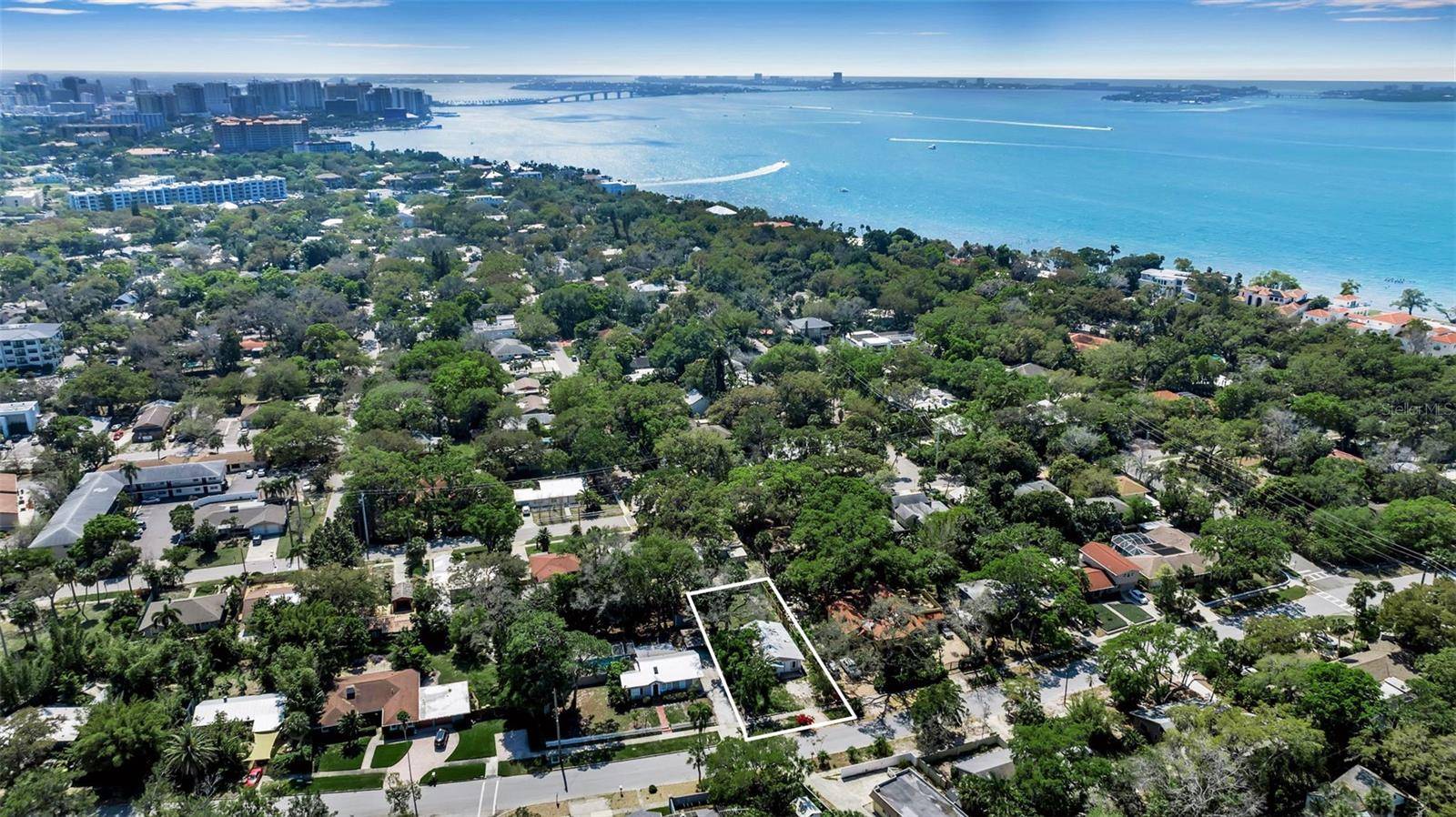 996 VIRGINIA DR,  Sarasota,  FL 34234