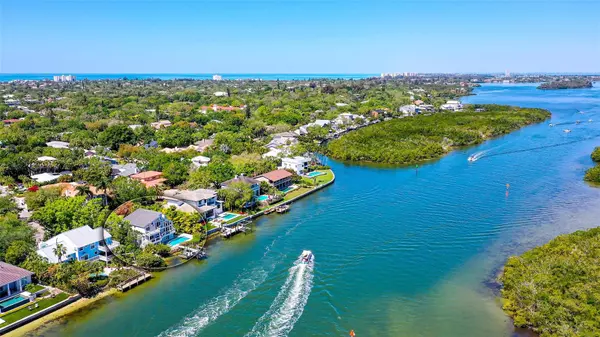 Sarasota, FL 34242,5422 SIESTA COVE DR