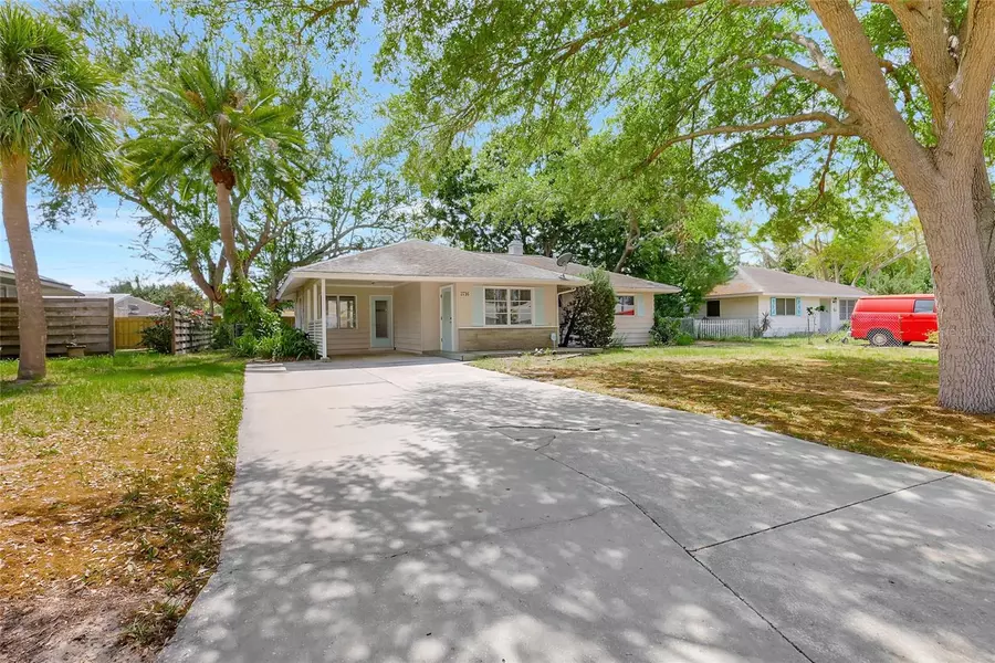 2716 CHERYLE LN, Sarasota, FL 34237