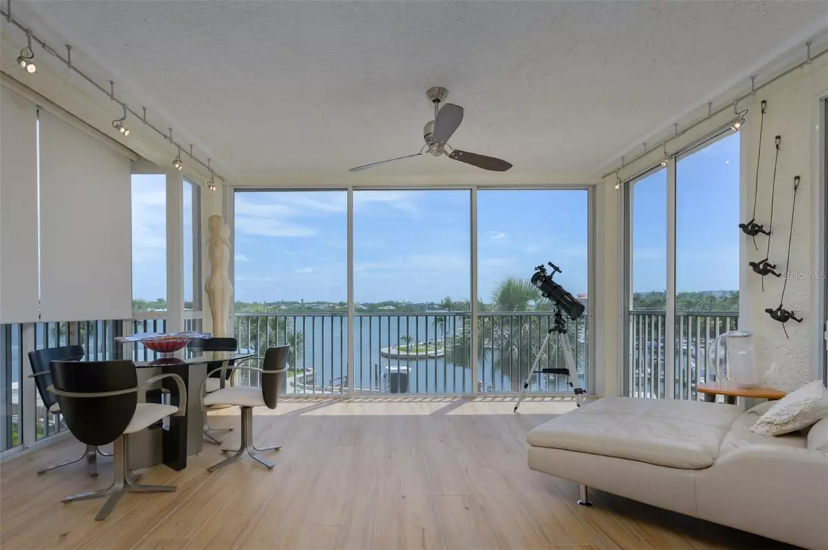 Sarasota, FL 34242,1260 DOLPHIN BAY WAY #301