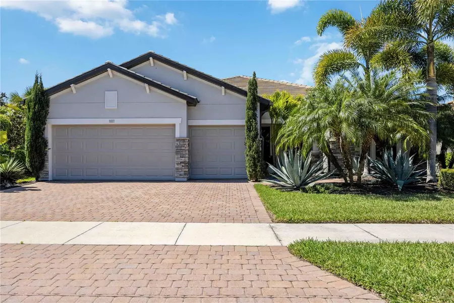 11227 PURPLE FINCH LN, Sarasota, FL 34238