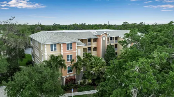 5102 MANORWOOD DR #2D, Sarasota, FL 34235