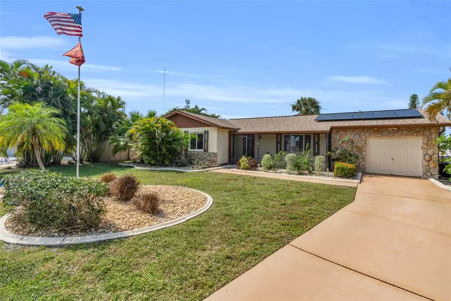 1055 WINSOME RD, North Fort Myers, FL 33903