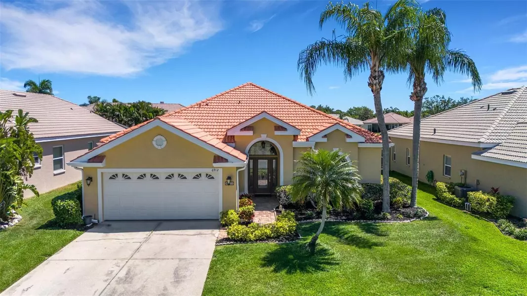6912 SUPERIOR STREET CIR, Sarasota, FL 34243