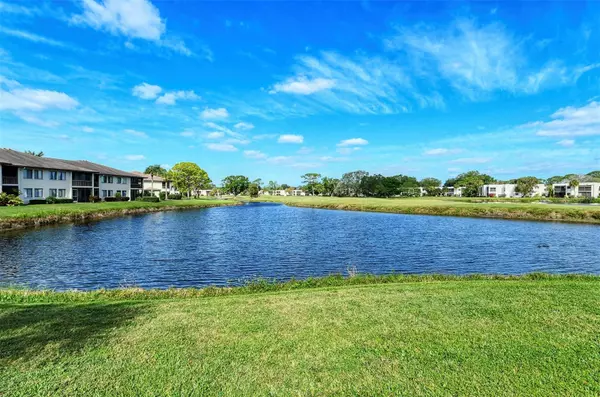 Sarasota, FL 34235,5235 WILLOW LINKS #41