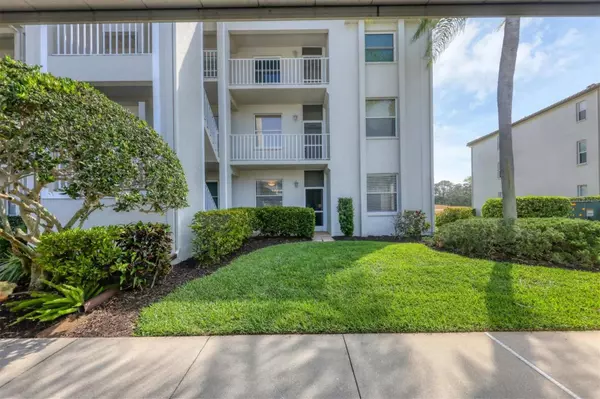 Sarasota, FL 34238,8735 OLDE HICKORY AVE #8110