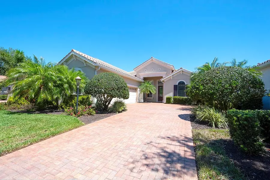 7203 LAKE FOREST GLN, Lakewood Ranch, FL 34202