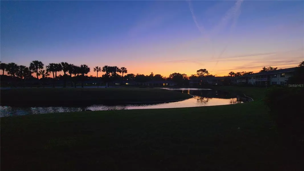 6939 W COUNTRY CLUB DR N #255, Sarasota, FL 34243