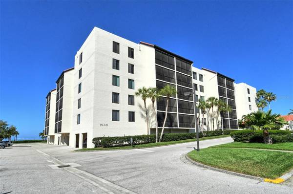 1945 GULF OF MEXICO DR #M2-102,  Longboat Key,  FL 34228