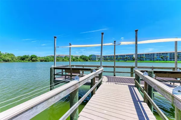 3839 LAKE BAYSHORE DR #H516, Bradenton, FL 34205