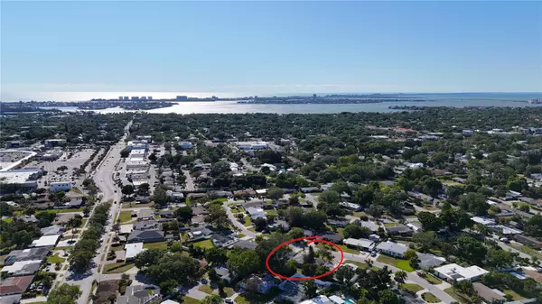 Sarasota, FL 34239,2240 VALENCIA DR