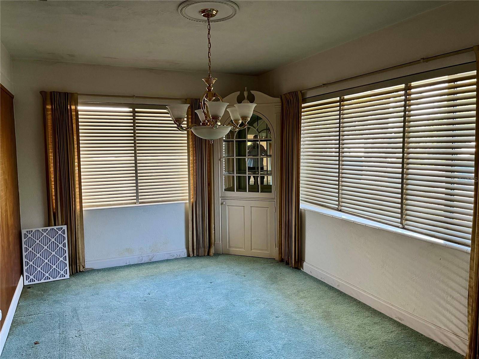St Petersburg, FL 33707,6613 BLUE HERON DR S