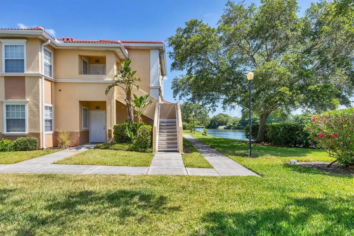 Sarasota, FL 34237,1020 VILLAGIO CIR #108