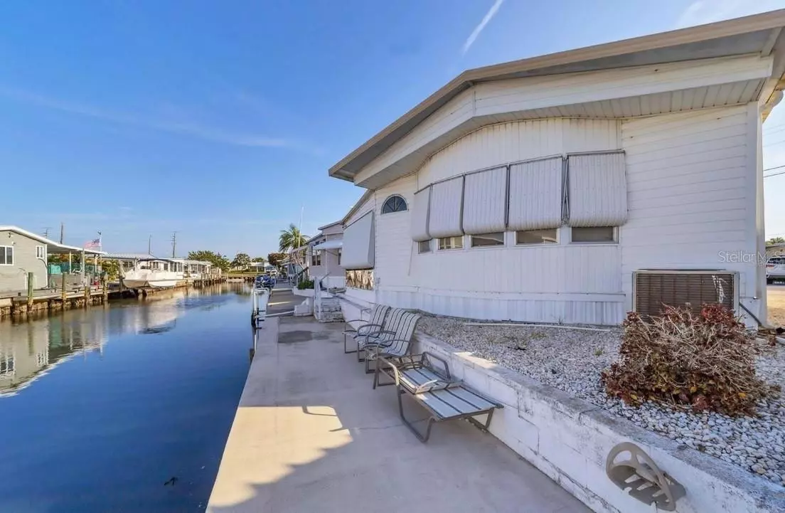 Bradenton, FL 34207,6916 E BAYOU LN