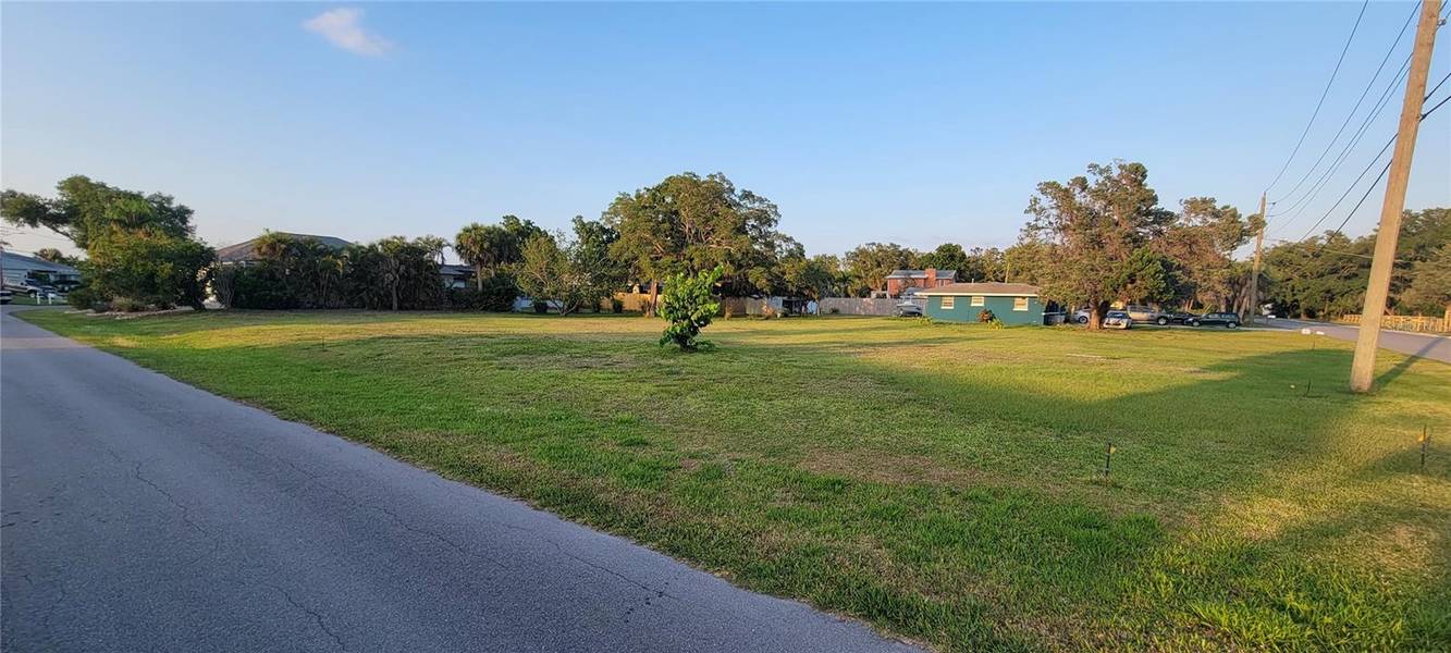 DONA WAY, Nokomis, FL 34275