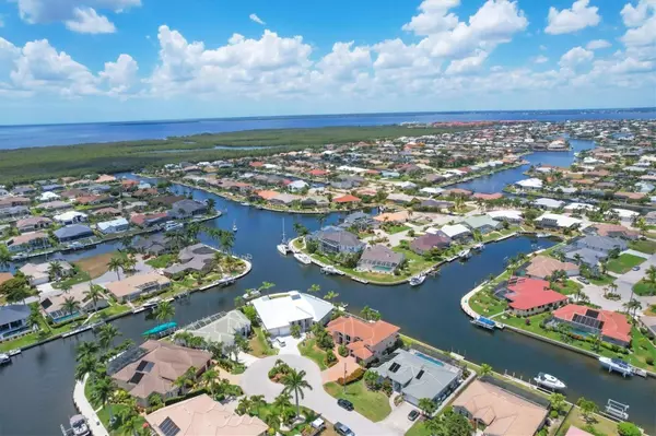 Punta Gorda, FL 33950,2448 ST DAVIDS ISLAND CT