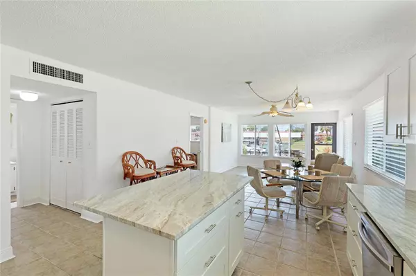 Bradenton, FL 34210,9528 CAMINO CV #9528