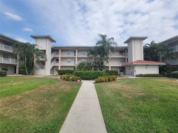 6507 STONE RIVER RD #302, Bradenton, FL 34203