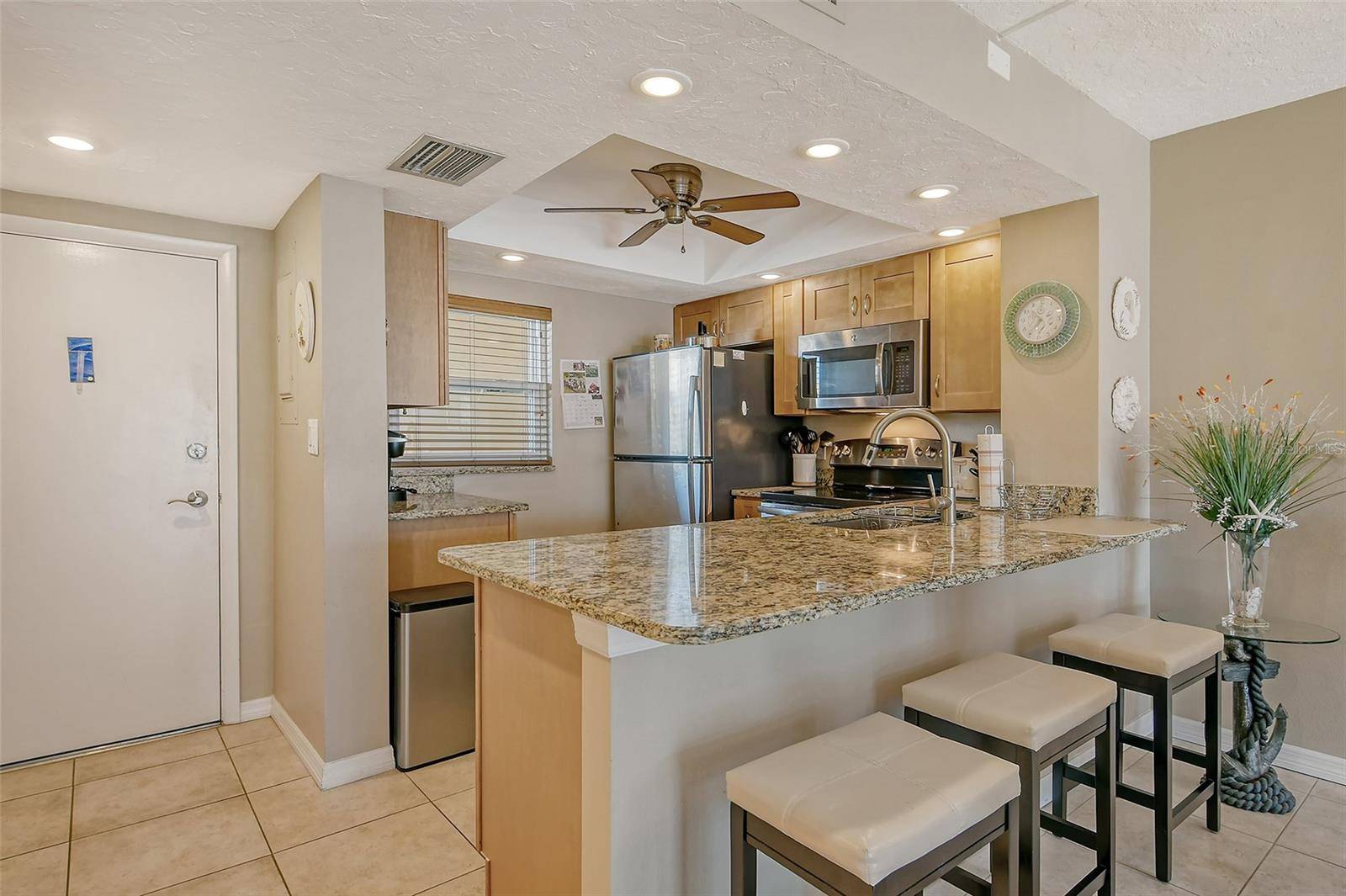 Sarasota, FL 34242,1300 N PORTOFINO DR #305