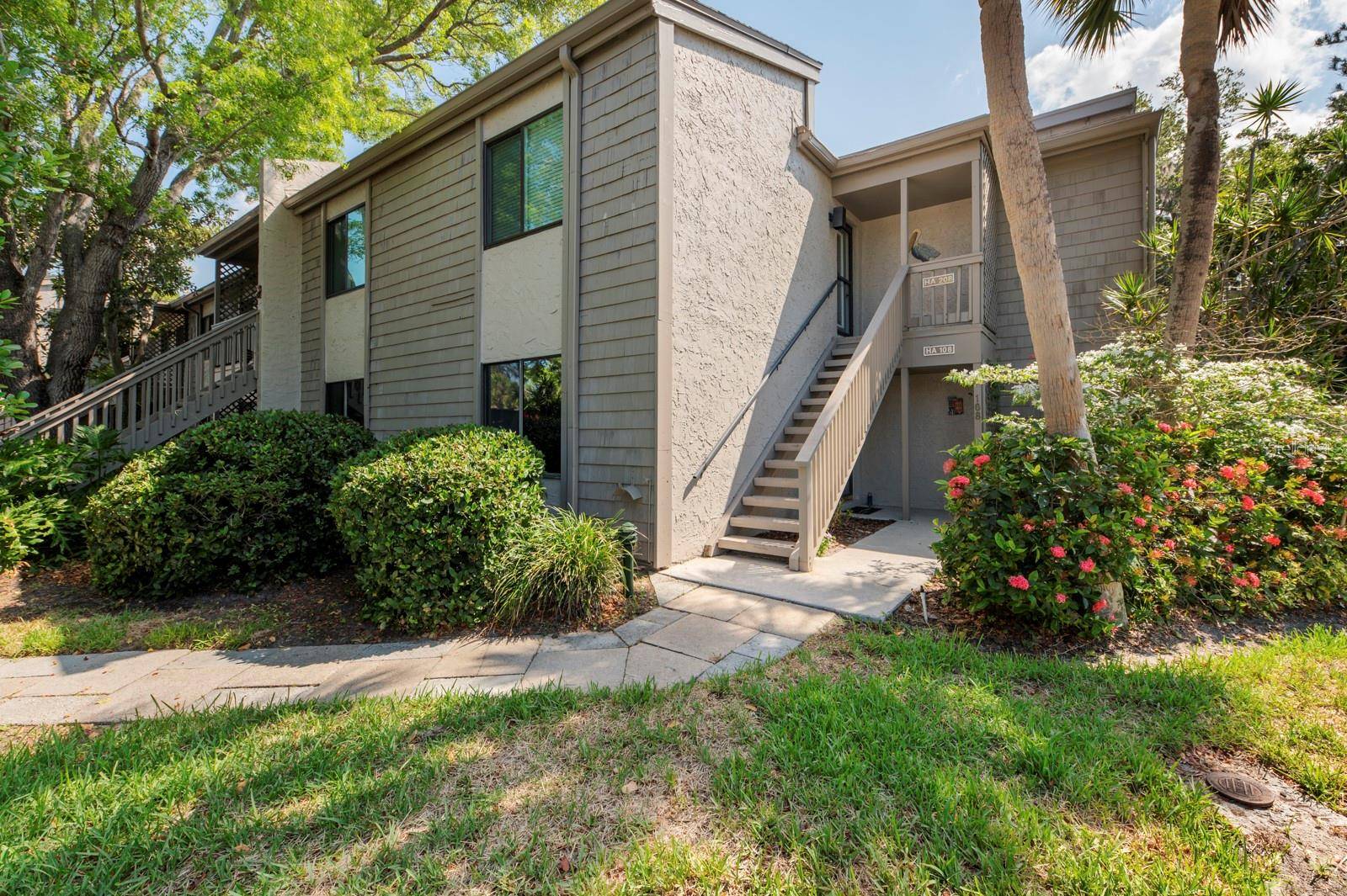 1529 PELICAN POINT DR #108,  Sarasota,  FL 34231