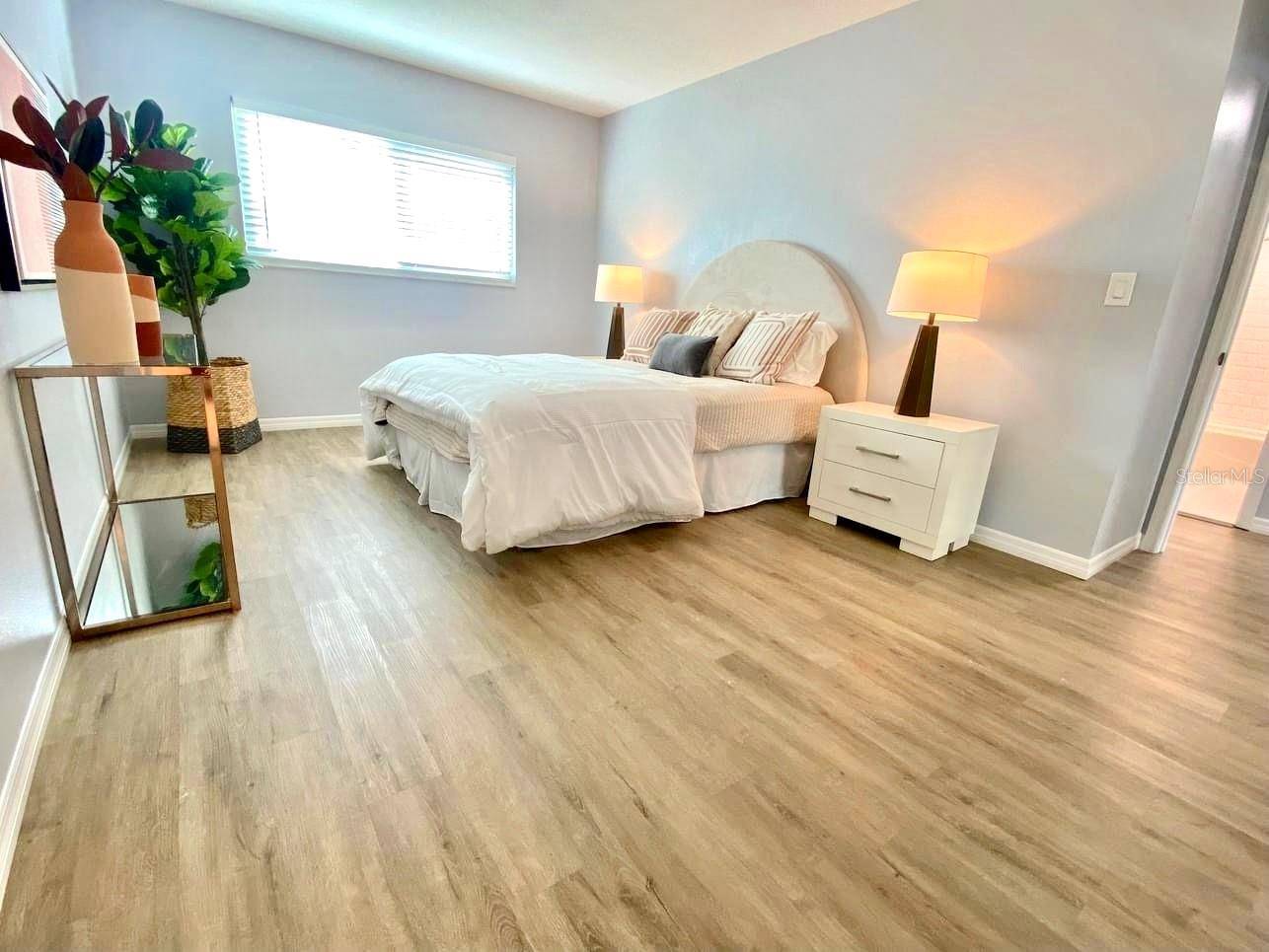 Sarasota, FL 34231,5408 SWIFT RD #28