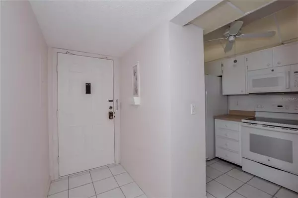 Venice, FL 34293,437 CERROMAR LN #424