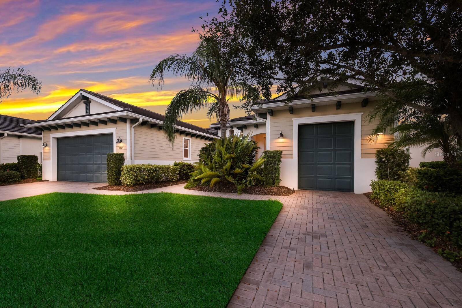 Bradenton, FL 34208,5209 LAKE OVERLOOK AVE
