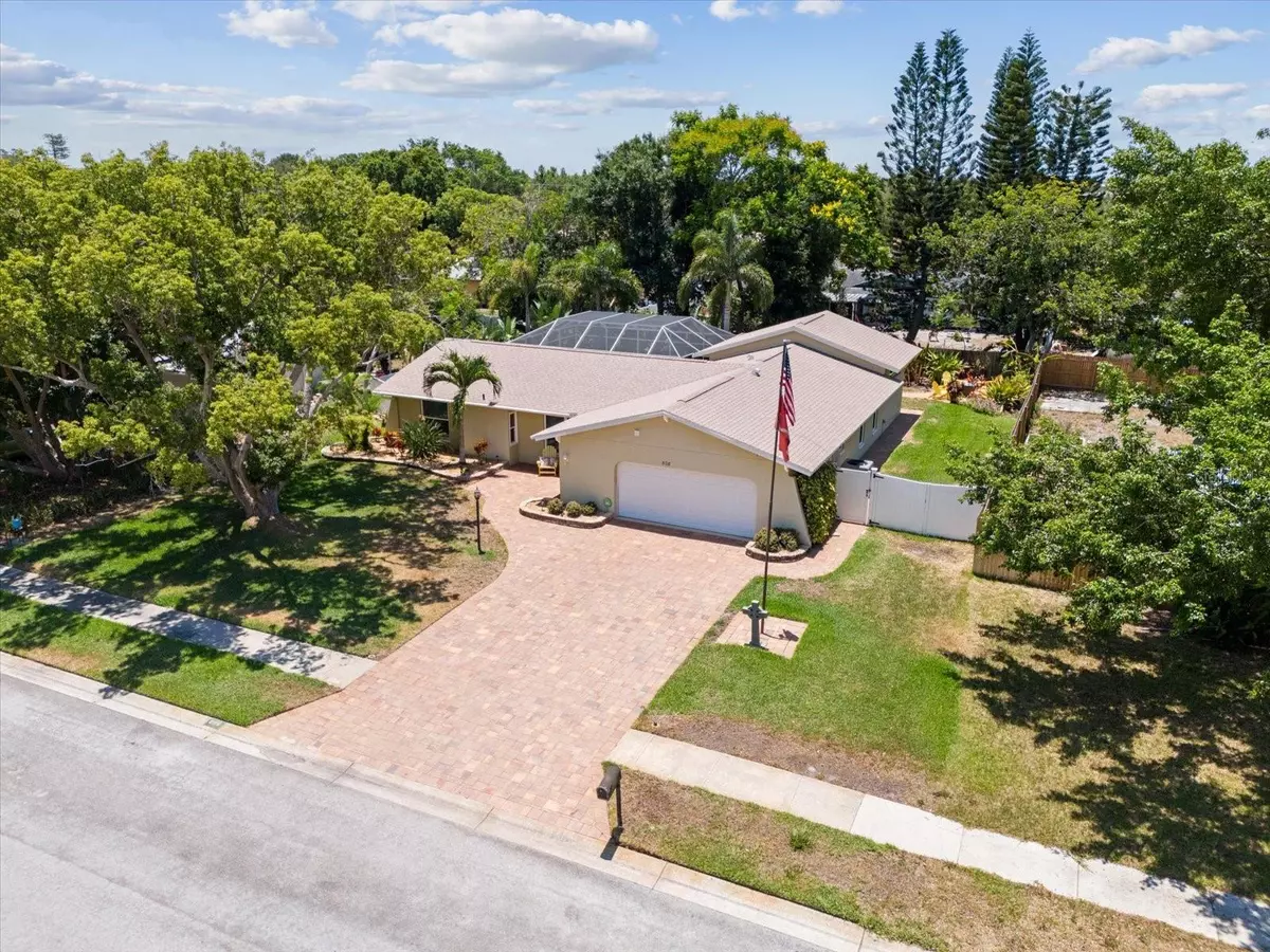 Sarasota, FL 34243,808 PONDEROSA PINE LN