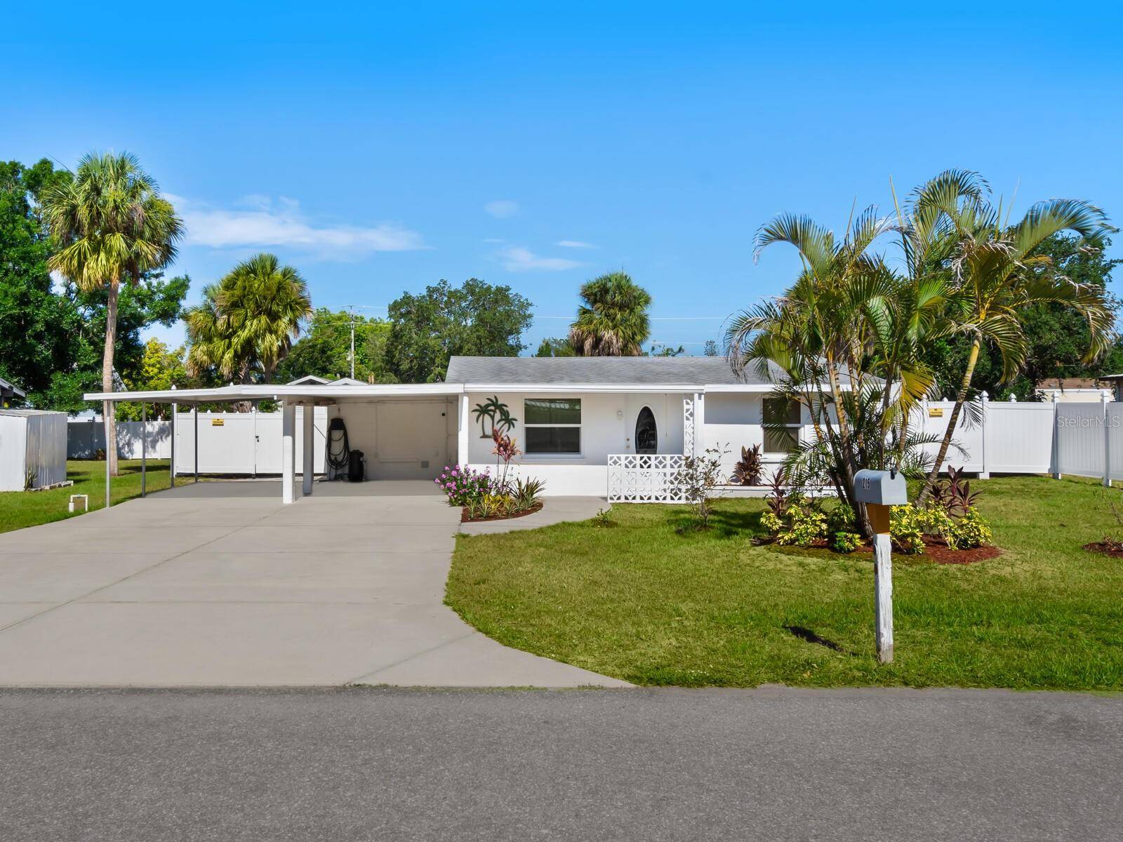 215 JESSICA ST N, Nokomis, FL 34275