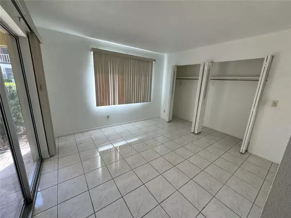 Sarasota, FL 34232,3670 PINECREST ST #111