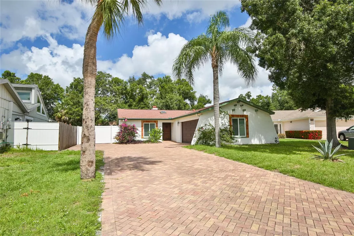 Sarasota, FL 34243,8220 COUNTRY OAKS CT