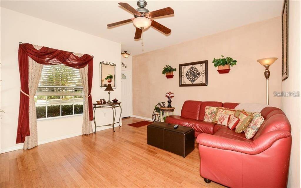 University Park, FL 34201,7685 PLANTATION CIR #B
