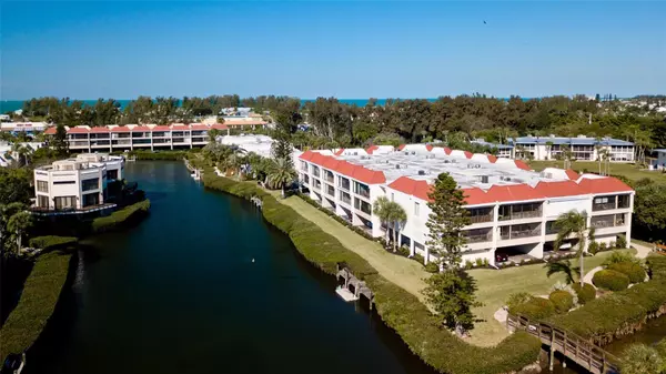 3805 E BAY DR #204, Holmes Beach, FL 34217