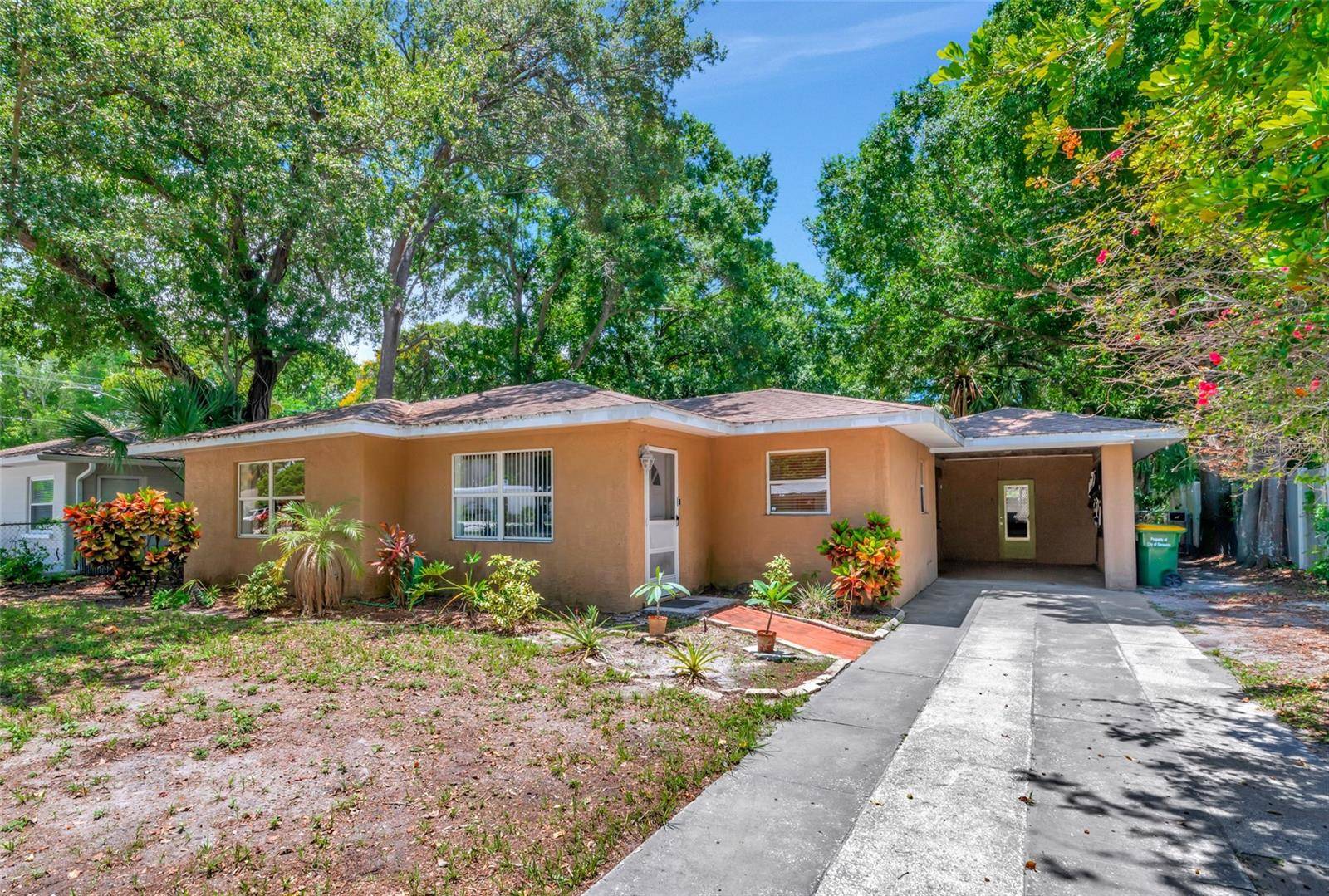 2050 BOUGAINVILLEA ST, Sarasota, FL 34239