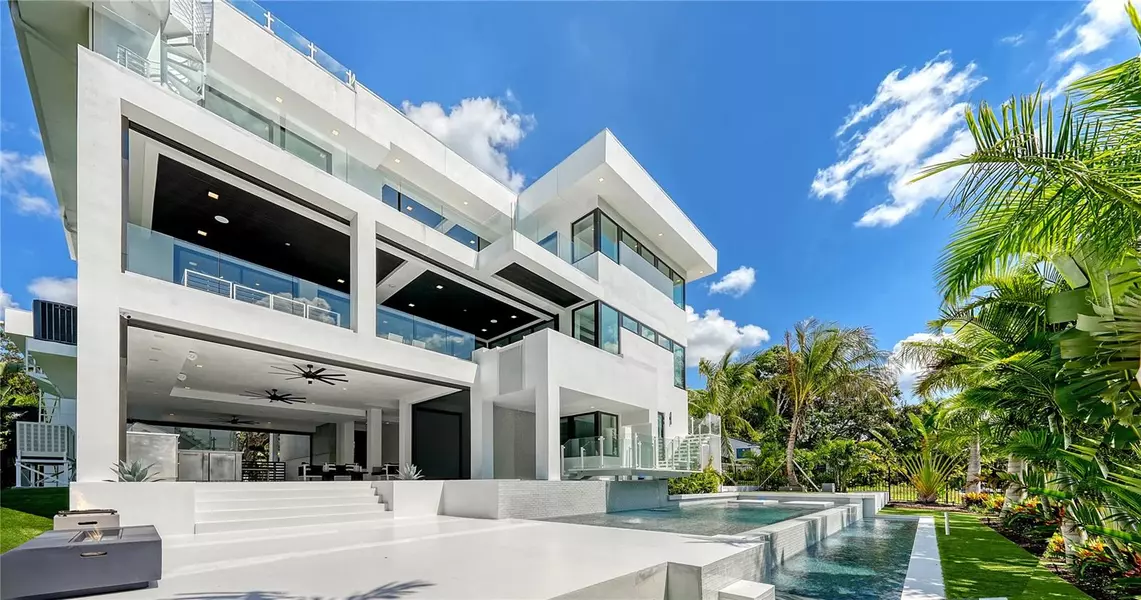 1610 N LODGE DR, Sarasota, FL 34239