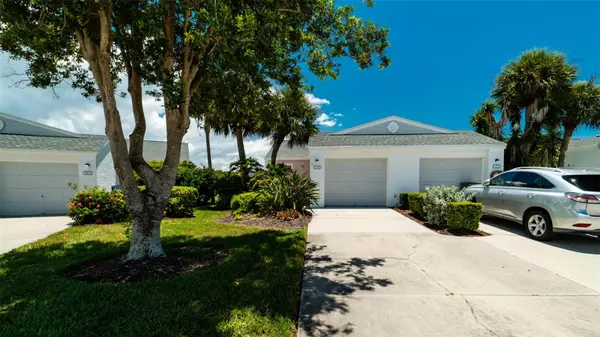 925 WATERSIDE LN, Bradenton, FL 34209