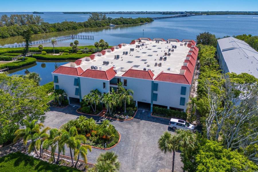 3705 E BAY DR #115, Holmes Beach, FL 34217