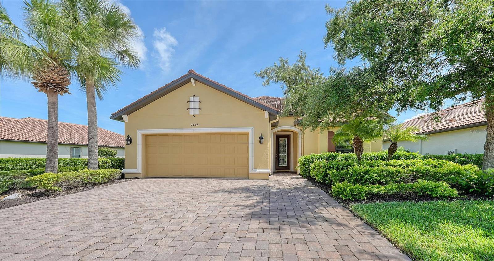 2454 VACCARO DR, Sarasota, FL 34231