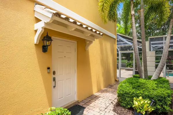 Sarasota, FL 34238,7676 BERGAMO AVE