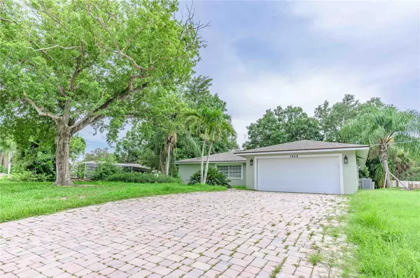 1968 ROLLING GREEN CIR, Sarasota, FL 34240