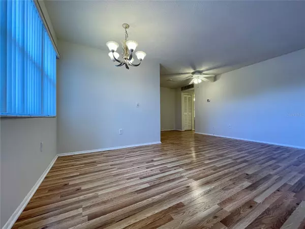 Bradenton, FL 34209,4480 IRONWOOD CIR #305A